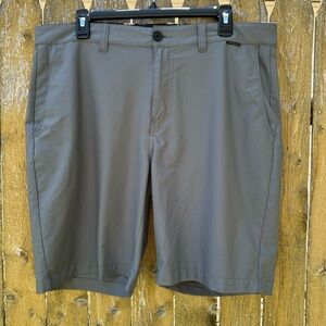 Travis Mathew Wanderlust Short 9” in Quiet Shade Sz 36 waist